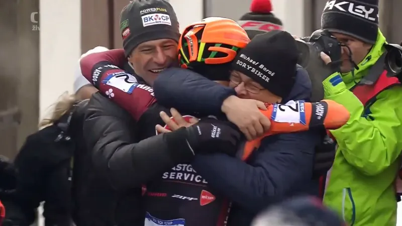 Boroš odrazil v závěru Paprstkovo dotírání