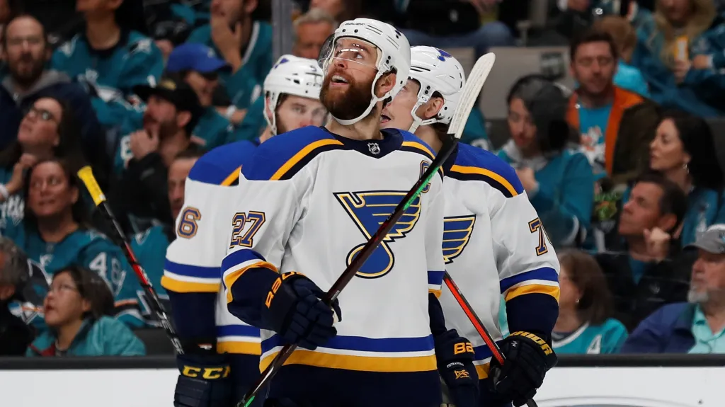 Bek St.Louis Alex Pietrangelo se spoluhráči