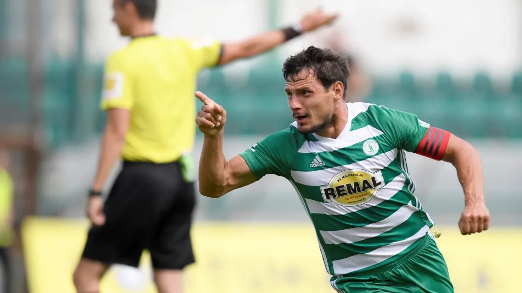 Josef Jindřišek z Bohemians 1905 se raduje z gólu