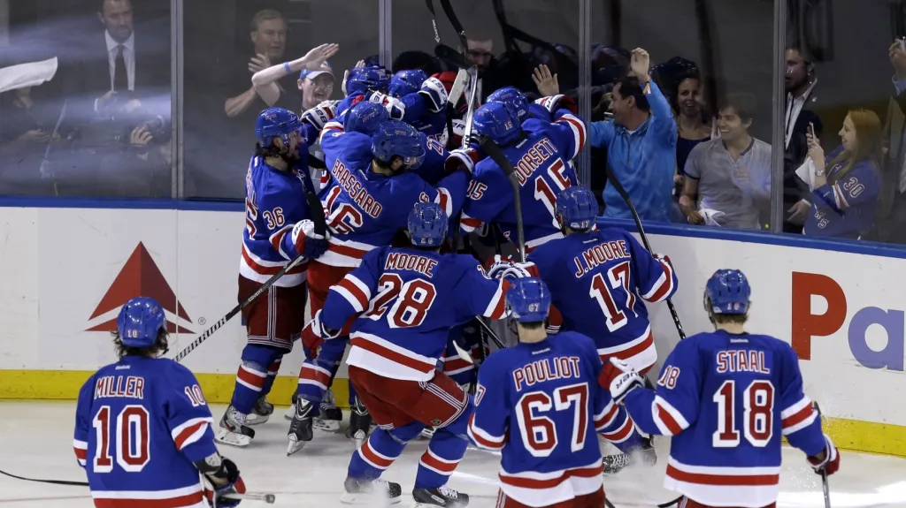 Slavící hráči New Yorku Rangers