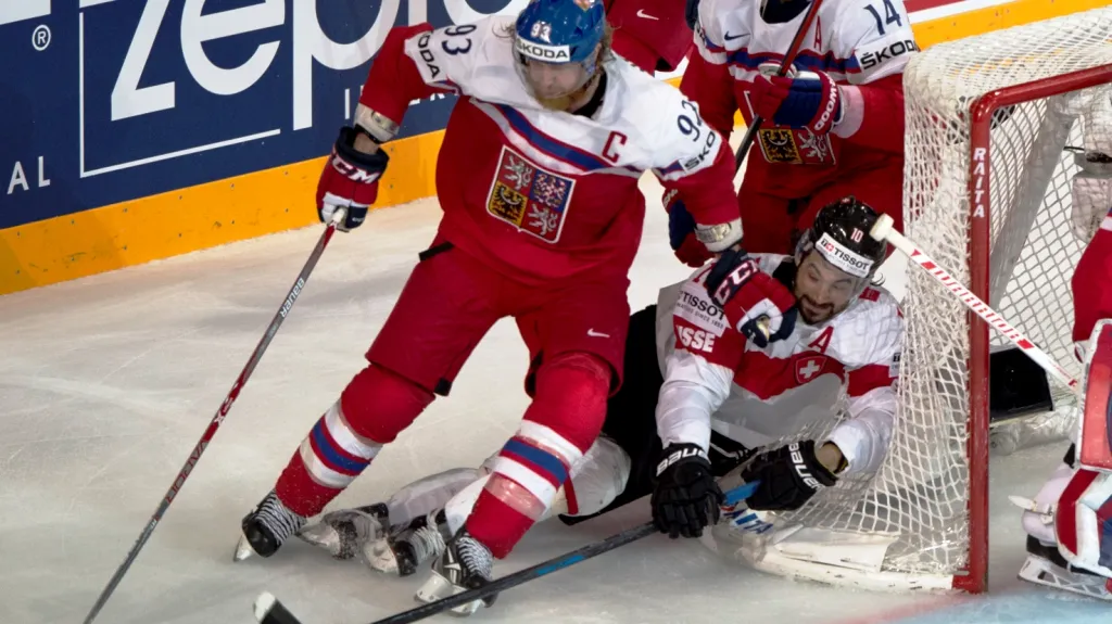 Jakub Voráček v utkání se Švýcarskem