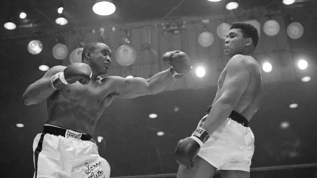 Titulový souboj z roku 1964 mezi Sonny Listonem a Muhammadem Alim