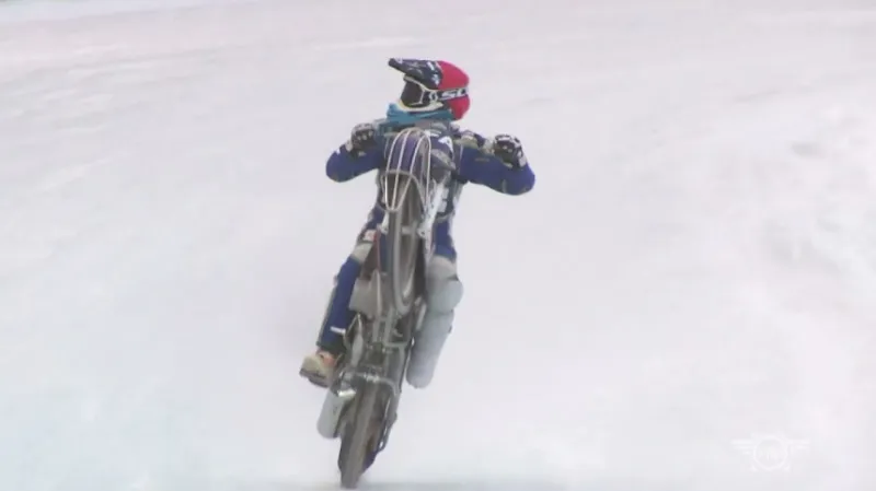 Valejev má titul na ledové ploché dráze