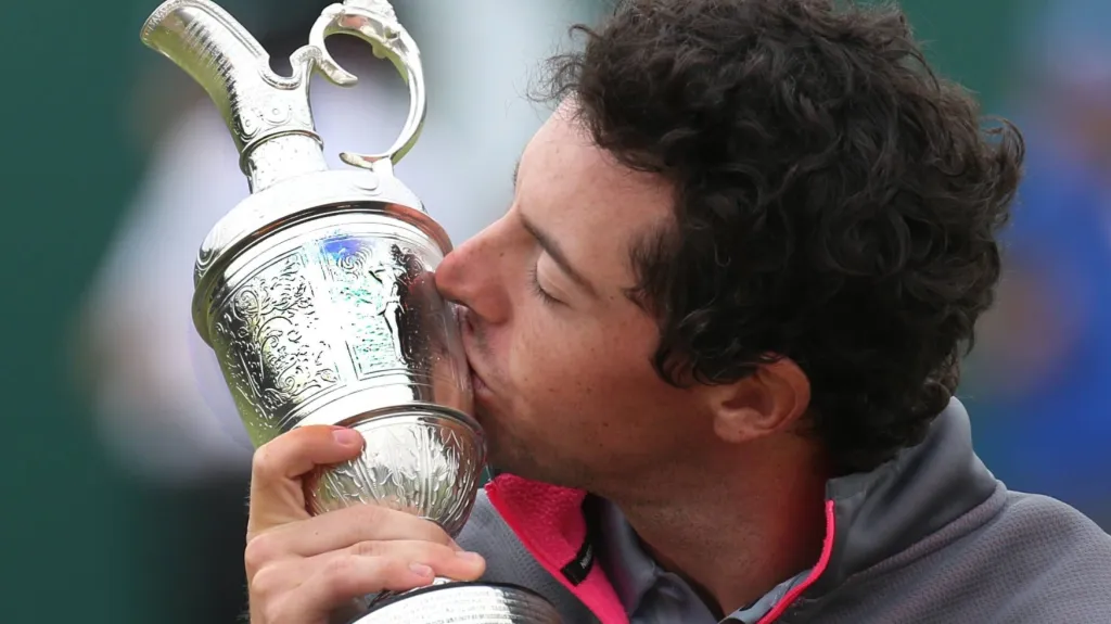 Rory McIlroy s trofejí pro vítěze British Open