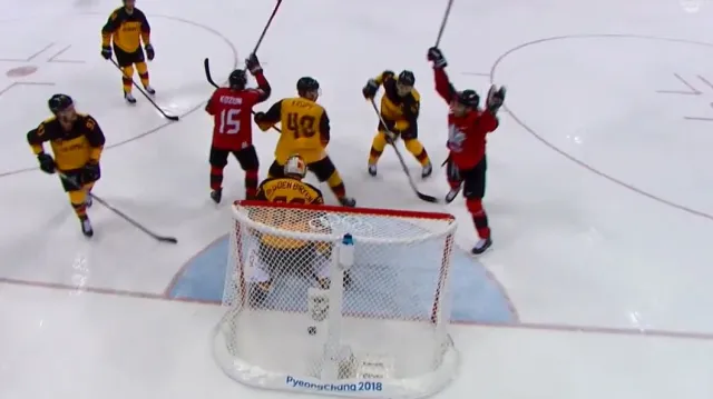 Gól v utkání Kanada - Německo: Roy - 3:4 (50. min)