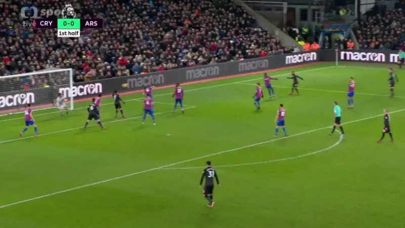 Arsenal porazil Crystal Palace, Wenger vyrovnal Fergusonův rekord