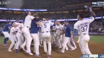 Baseballisté Dodgers vyhráli maratonský třetí zápas Světové série