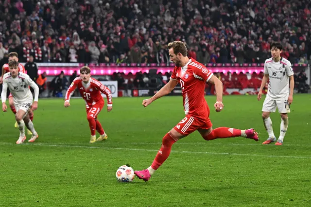 Bayern remizoval s poslední Mohučí, bod zachraňoval z penalty Kane