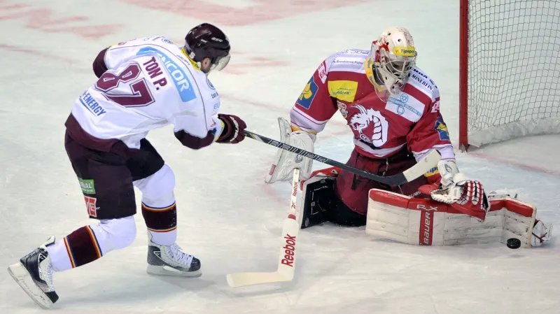 Petr Ton v trestném střílení neuspěl