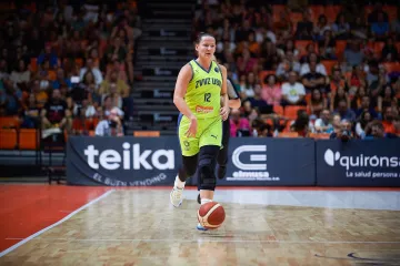 Tereza Vyoralová v dresu ZVVZ USK Praha