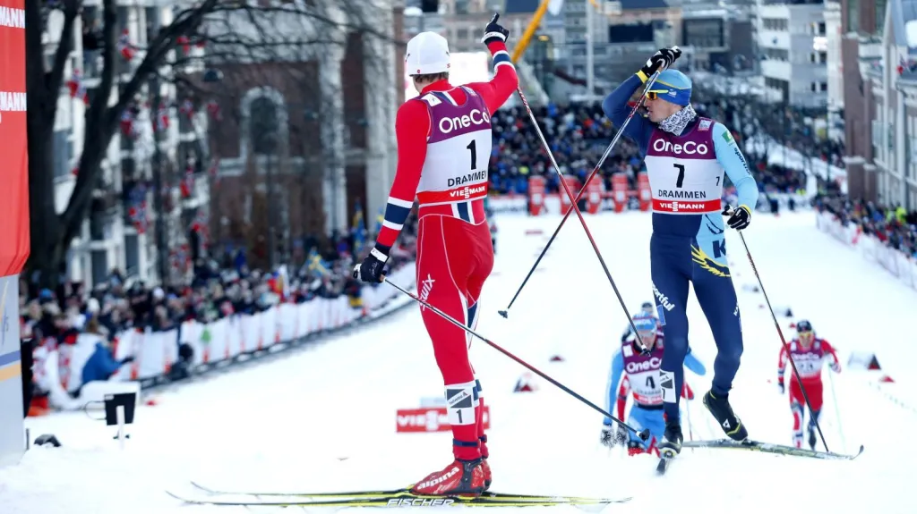 Northug s Poltoraninem v cíli sprintu