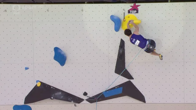 První kvalifikační pokus Adama Ondry na ME v lezení na obtížnost