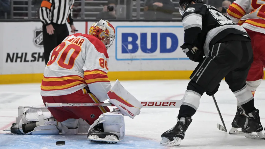 Daniel Vladař pomohl Calgary k výhře v Los Angeles
