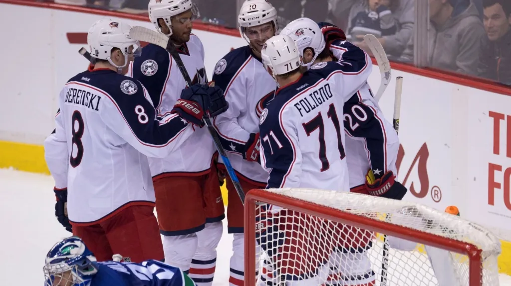 Radost hokejistů Columbusu v utkání proti Vancouveru