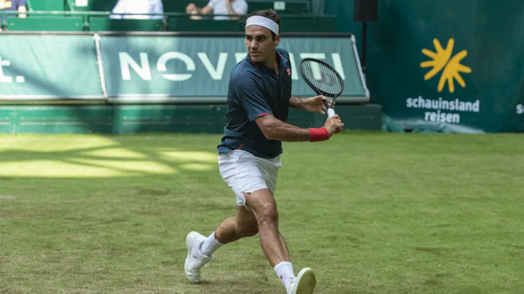 Roger Federer na trávě v Halle