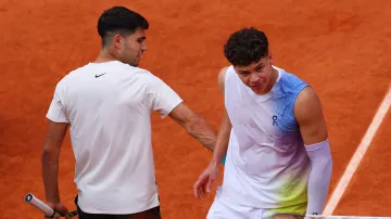 Alcaraz postoupil přes Sheltona do čtvrtfinále Roland Garros