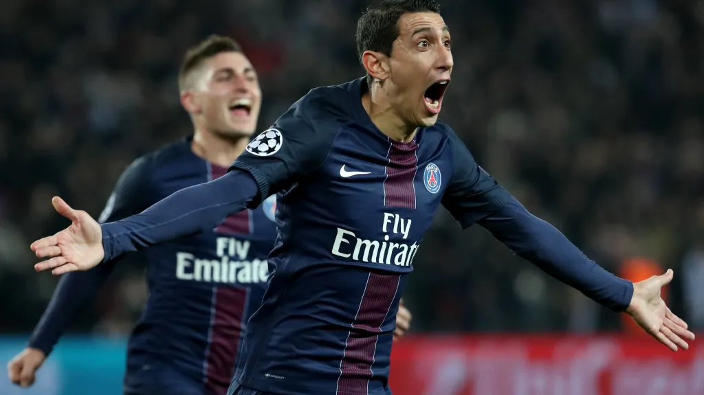 Di María slaví gól do sítě Barcelony