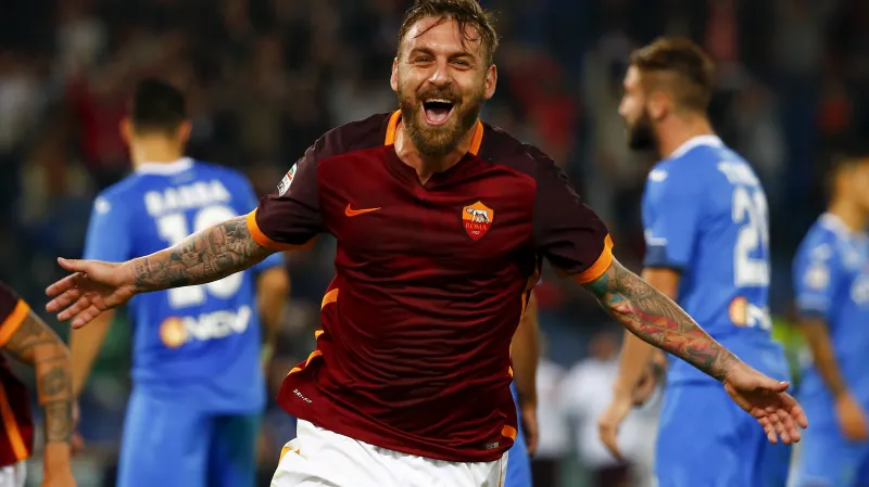 Slavící Daniele De Rossi v dresu AS Řím