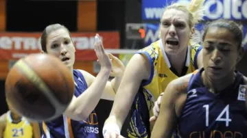 ZVVZ USK Praha - Ros Casares Valencia