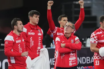 Chorvatský trenér Lino Červar se svými svěřenci