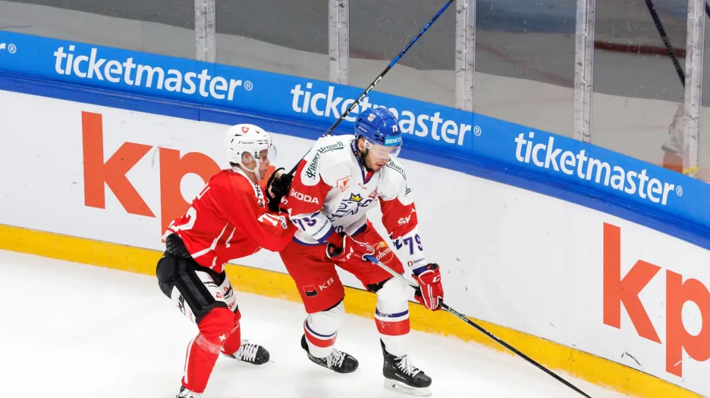 Tomáš Zohorna v utkání se Švýcarskem