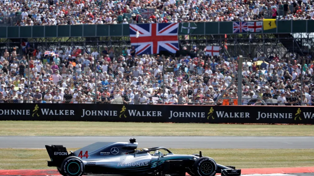 Lewis Hamilton na okruhu Silverstone