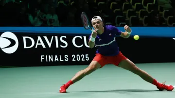 Závěr prvního setu utkání Menšík – Carreňo Busta