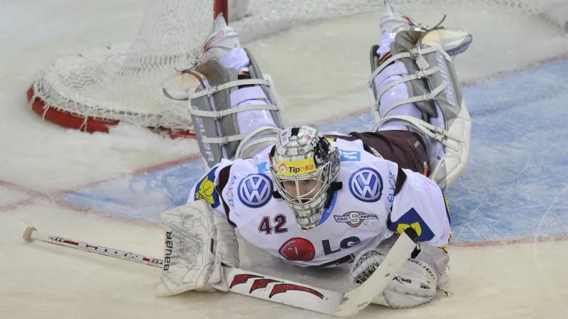 Sparťanský brankář Tomáš Pöpperle