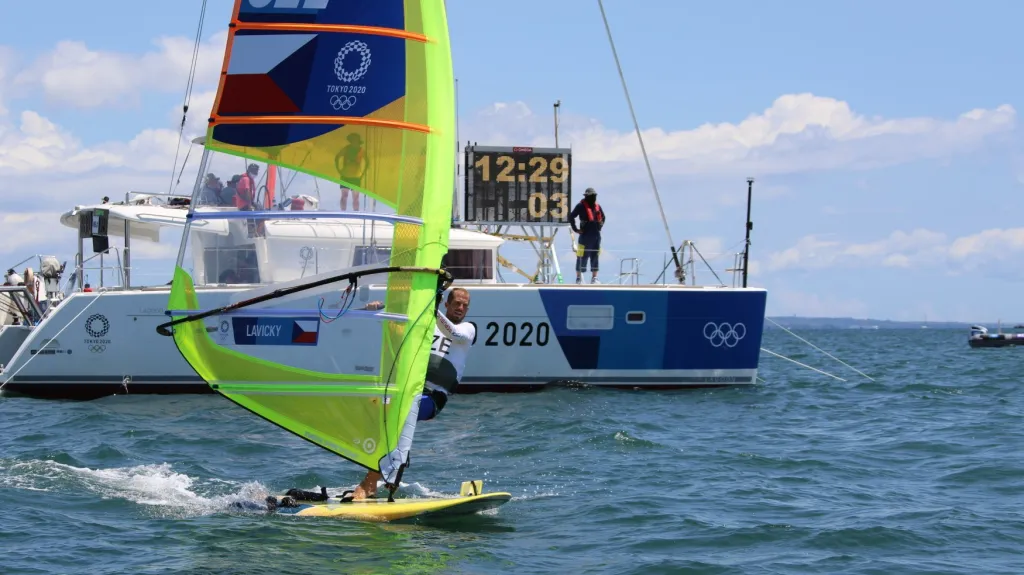 Karel Lavický při olympijské regatě v Tokiu 