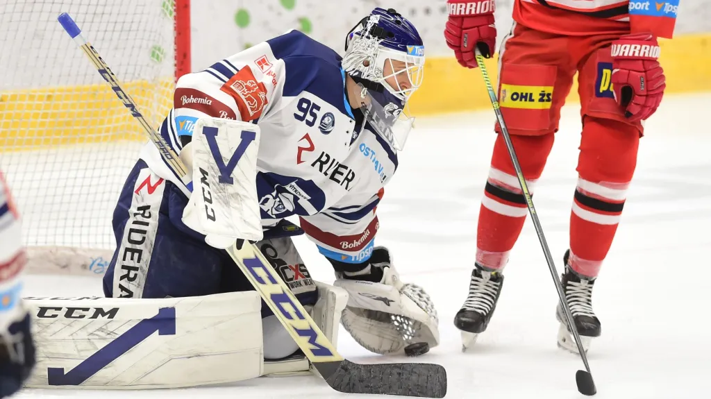 Vítkovický brankář Miroslav Svoboda na ledě Olomouce