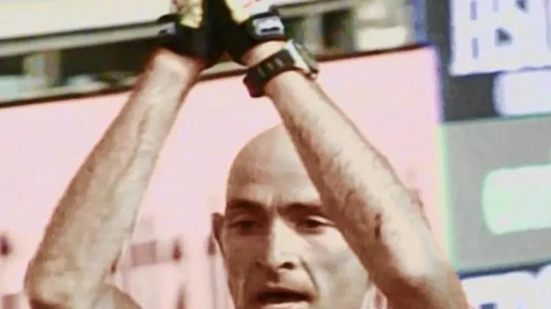 Marco Pantani vítězí na Montecampione