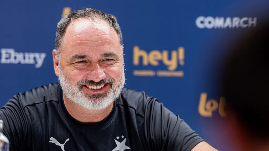 Jindřich Trpišovský na tiskové konferenci