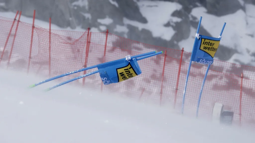 Obří slalom v Söldenu musel být kvůli větru předčasně ukončen