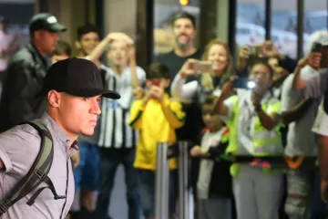 Philippe Coutinho na letišti v Riu