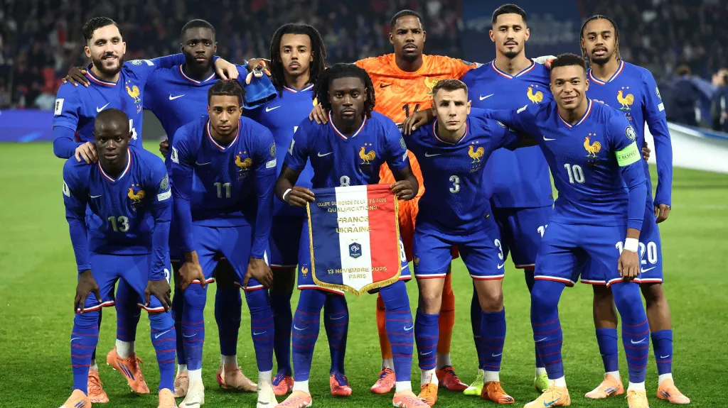Francouzská reprezentace v čele s kapitánem Kylianem Mbappém (č. 10)
