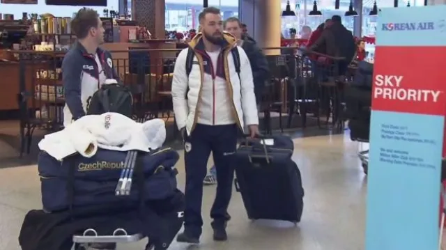 Do Pchjongčchangu zamířili hokejisté, Pažout a Pauláthová