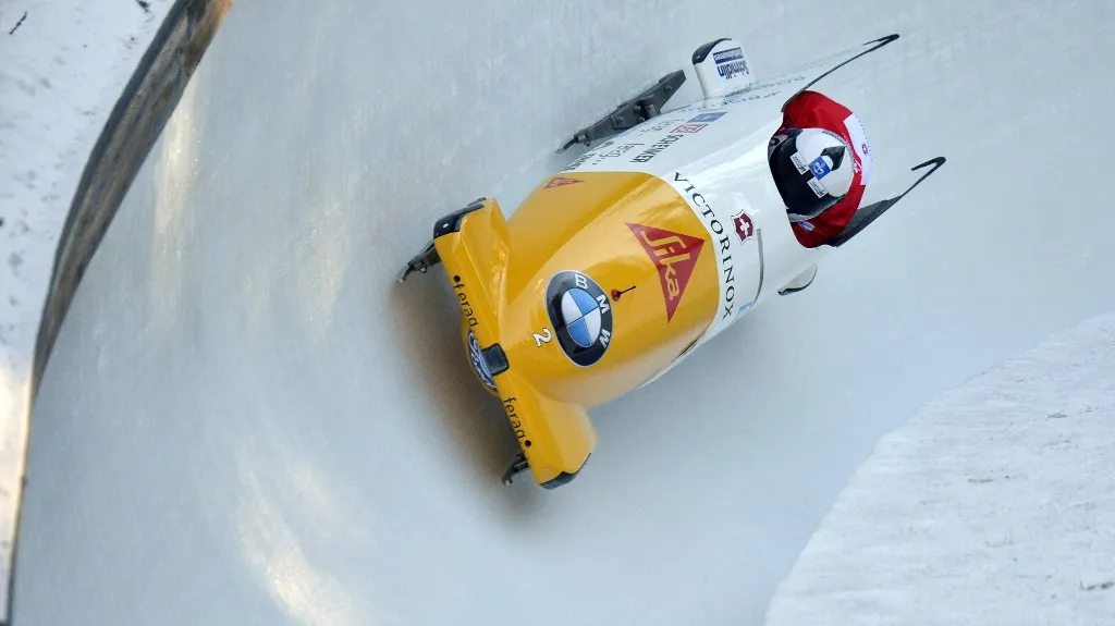 Švýcarský dvojbob pilotovaný Beatem Heftim