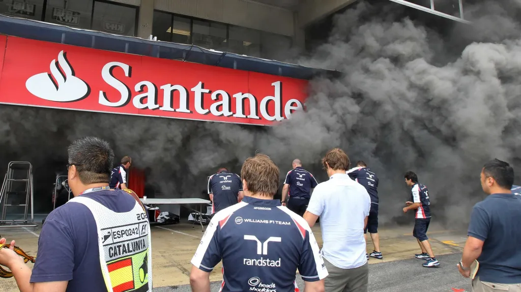 Požár v garáži týmu Williams