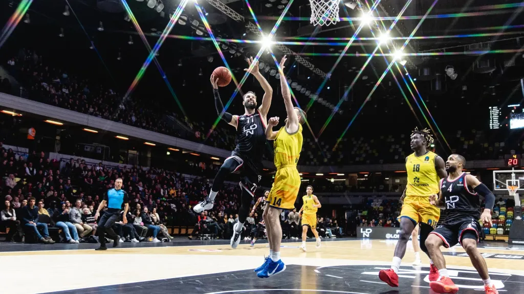 Vojtěch Hruban v dresu London Lions v Eurocupu