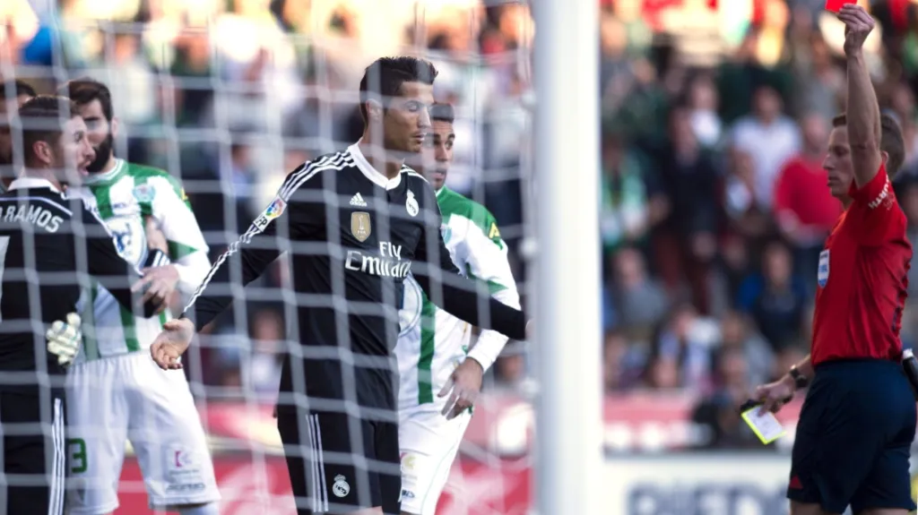 Cristiano Ronaldo byl v duelu s Cordobou vyloučen