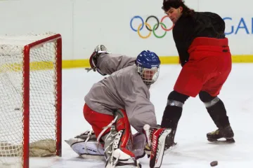 Jaromír Jágr na tréninku proti Dominiku Haškovi v Naganu
