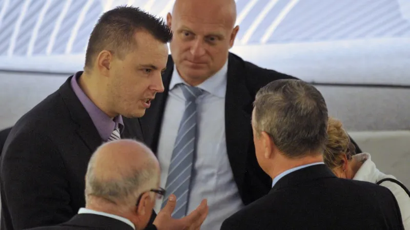 Diskuse mezi funkcionáři FAČR