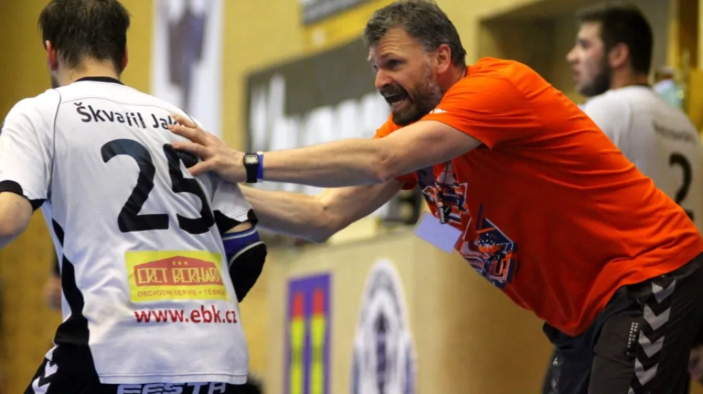 Plzeňský trenér Martin Šetlík (vpravo) s jedním ze svých svěřenců