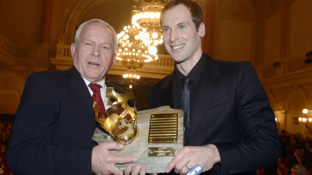 Ivo Viktor s fotbalistou roku Petrem Čechem