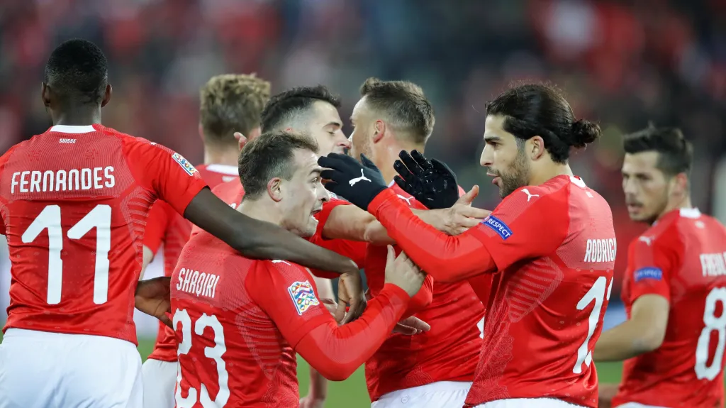 Slavící fotbalisté Švýcarska