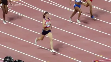 Rozběh na 400 metrů překážek a ohlasy Zuzany Hejnové