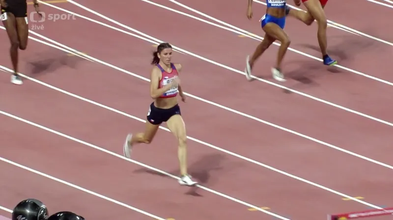 Rozběh na 400 metrů překážek a ohlasy Zuzany Hejnové