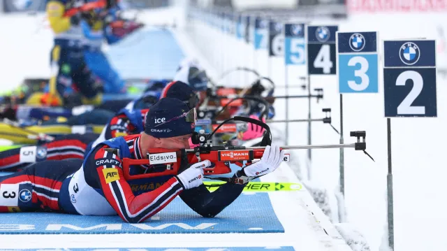 Záznam stíhacího závodu biatlonistů v Ruhpoldingu