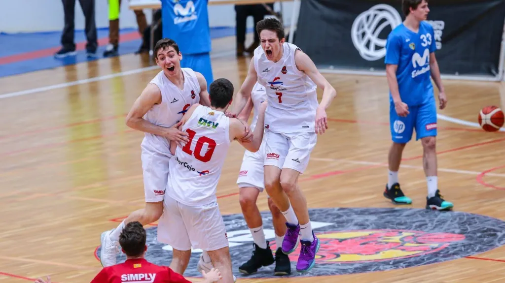 Vít Krejčí se spoluhráči ze španělské Zaragozy