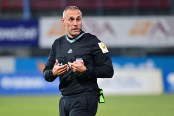 Rozhodčí Miroslav Zelinka